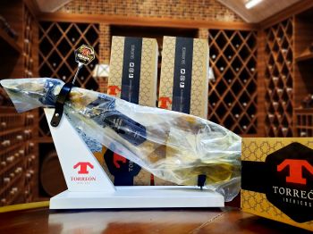 Đùi heo sau 100% Iberico ăn hạt dẻ sồi