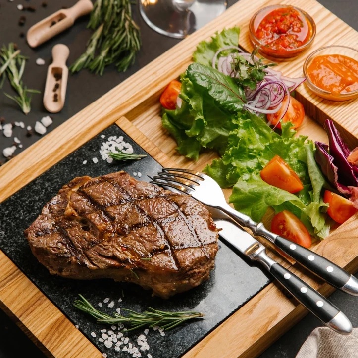 Steak thăn lưng bò Angus Canada